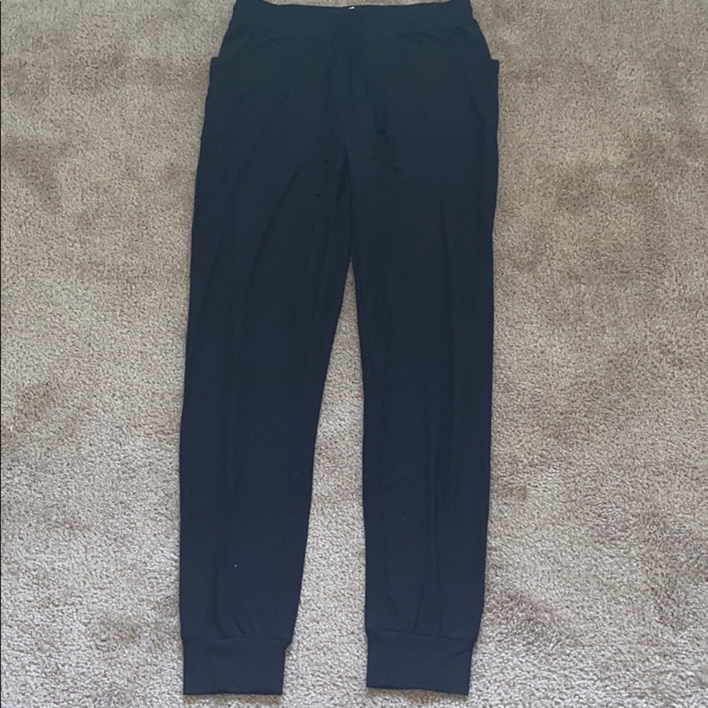 Super soft sweat pants with pockets